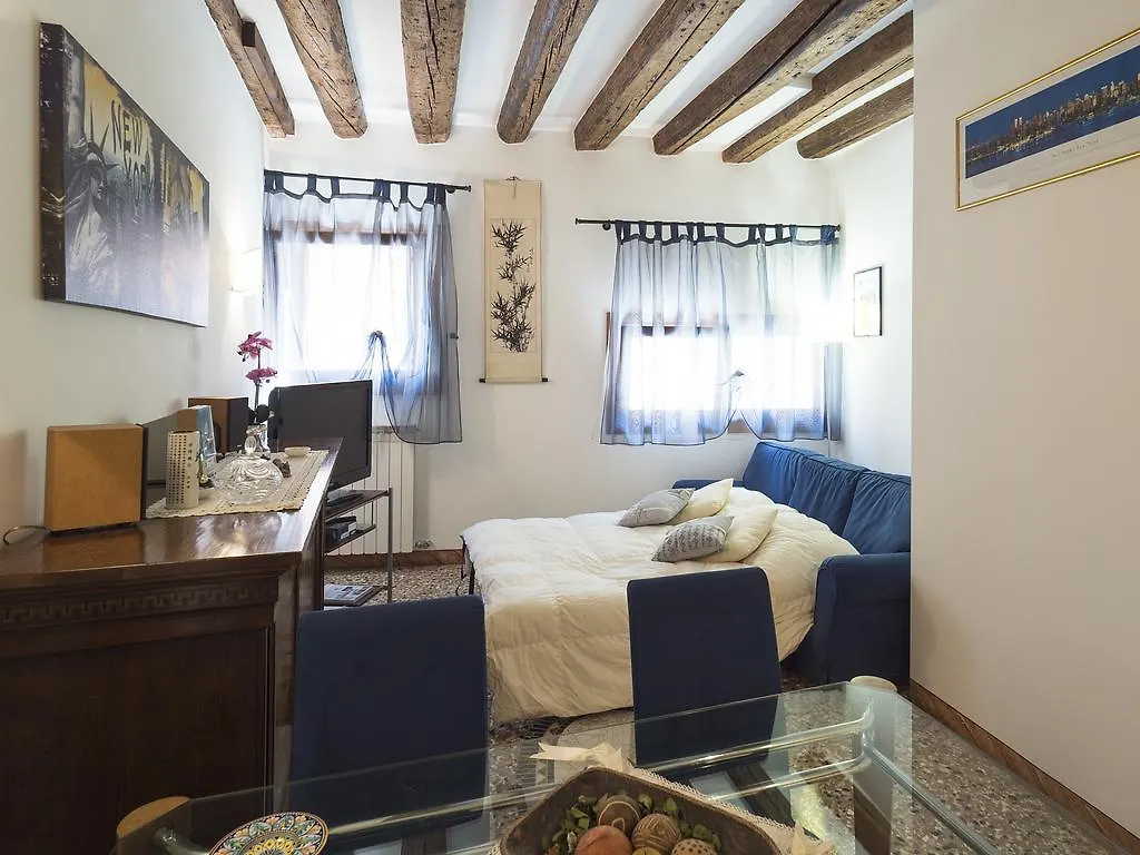 Apartment Romantic Lagoon - Canal View Venice Italy